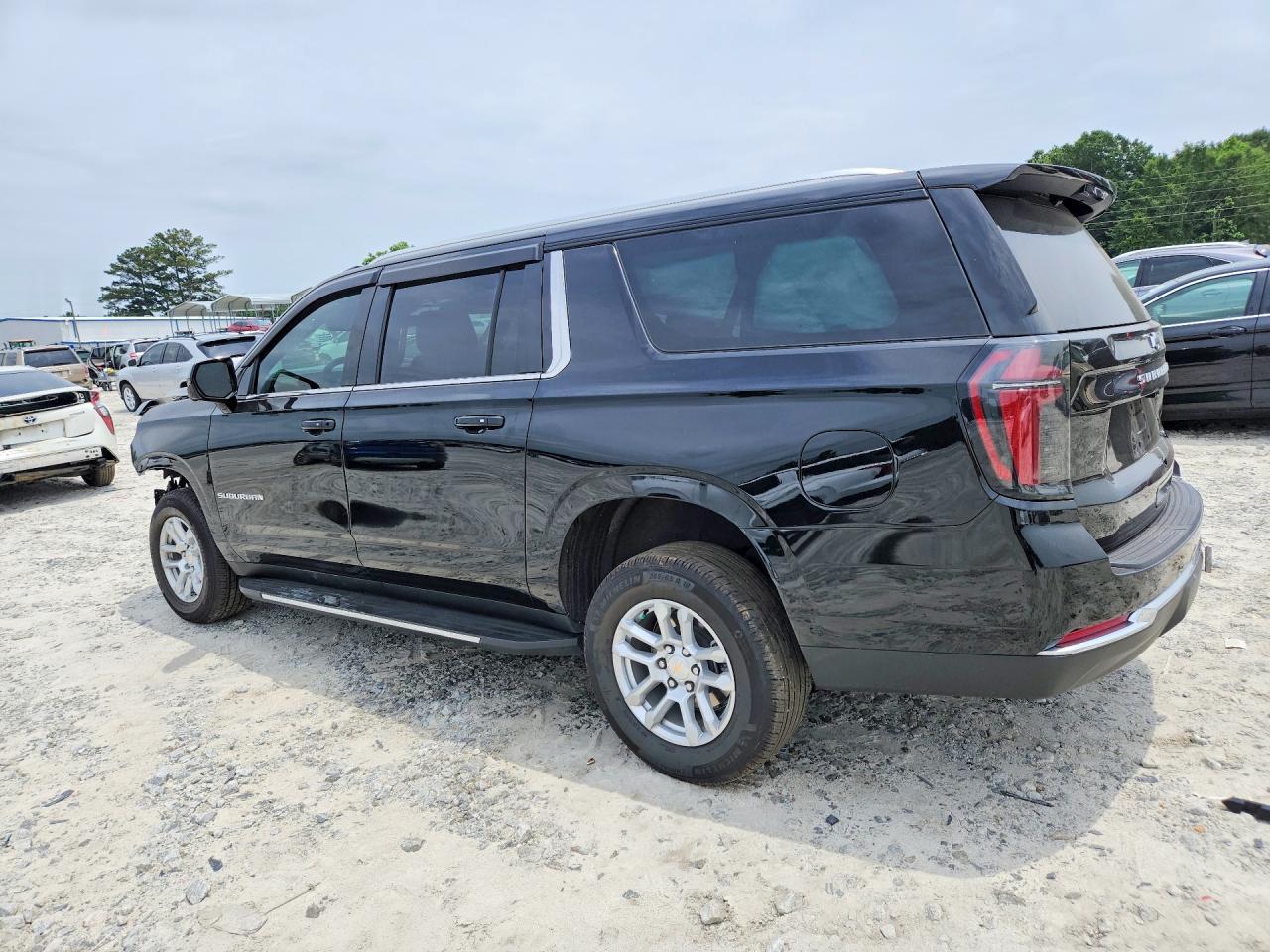 2026 Chevrolet Subrban - Фото 2