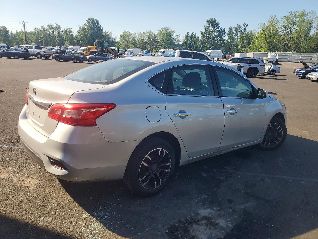 2019 Nissan Sentra S - Фото 3
