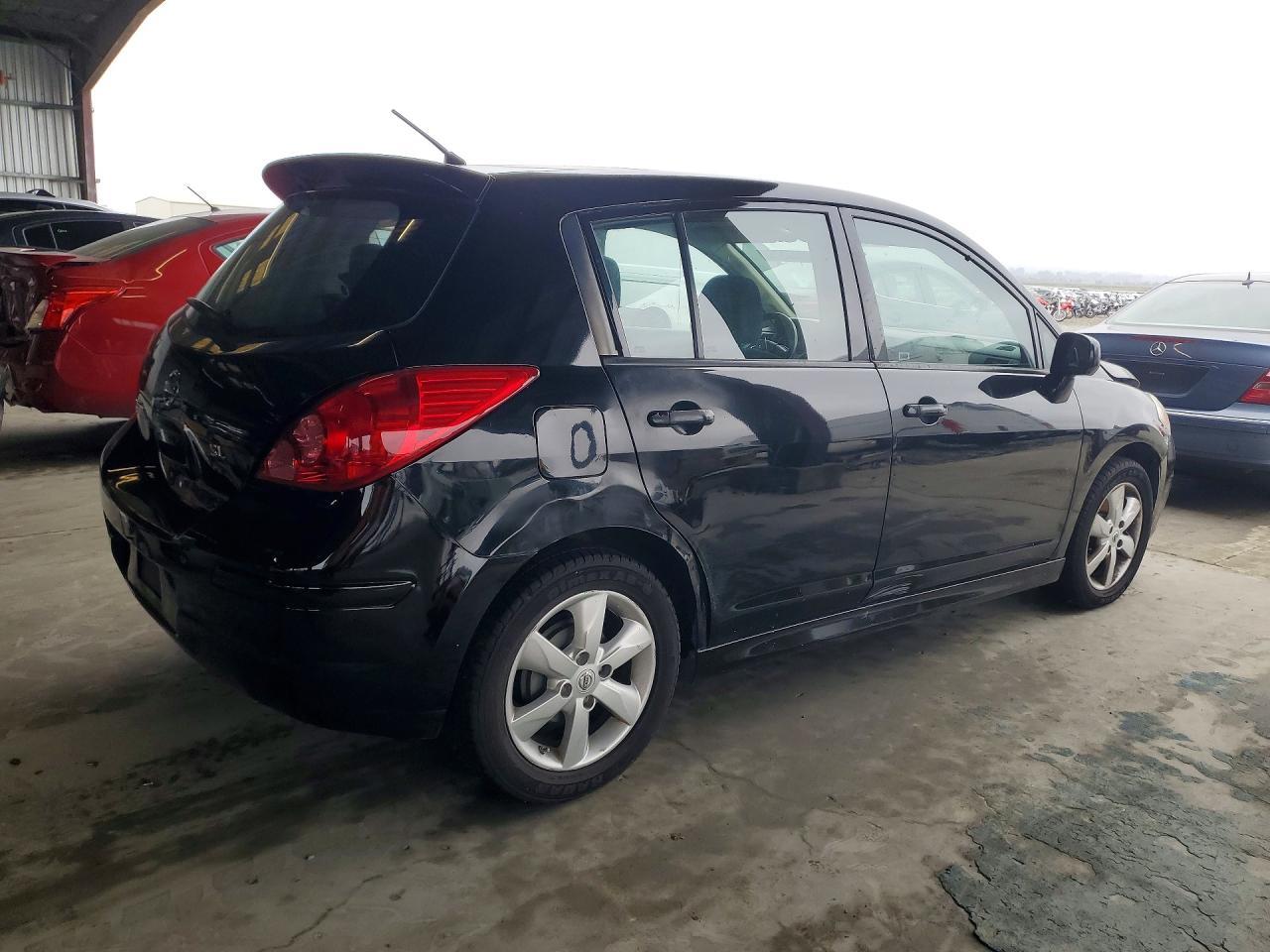 2012 Nissan Versa - Фото 3