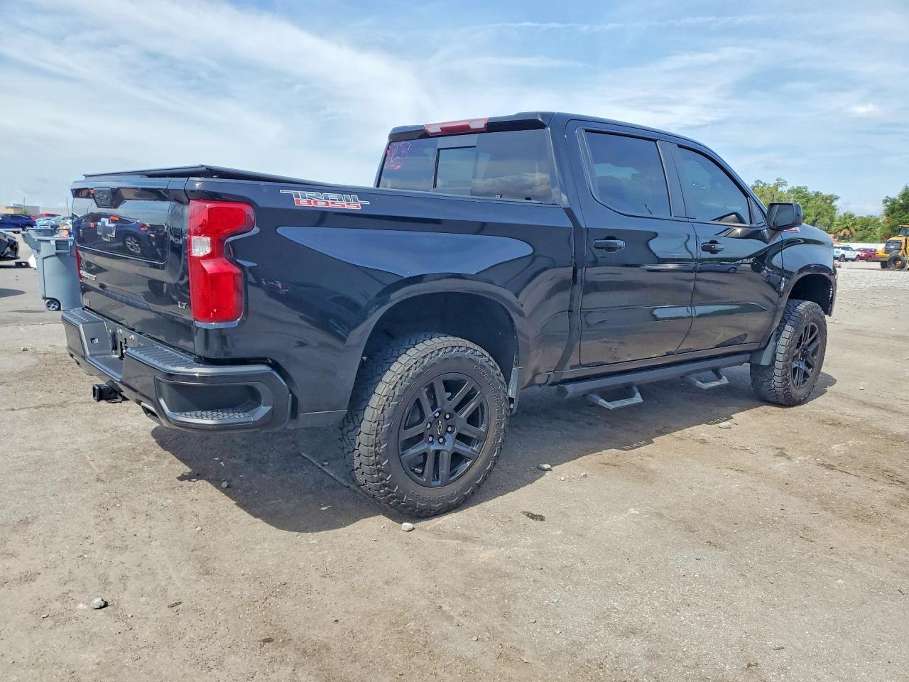 2024 Chevrolet Silverado K1500 Lt Trail Boss - Image 3