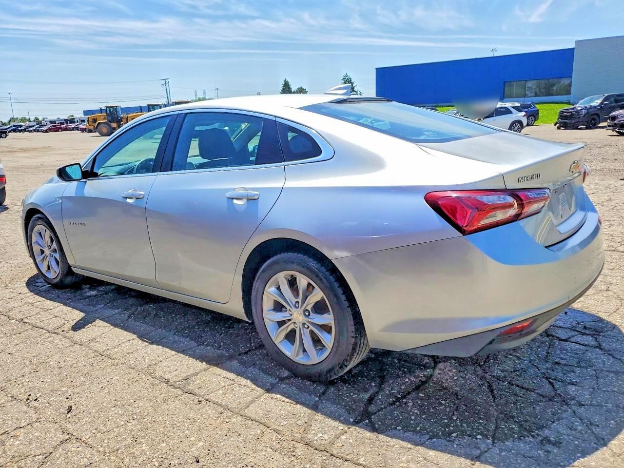 2022 Chevrolet Malibu Lt - Фото 2
