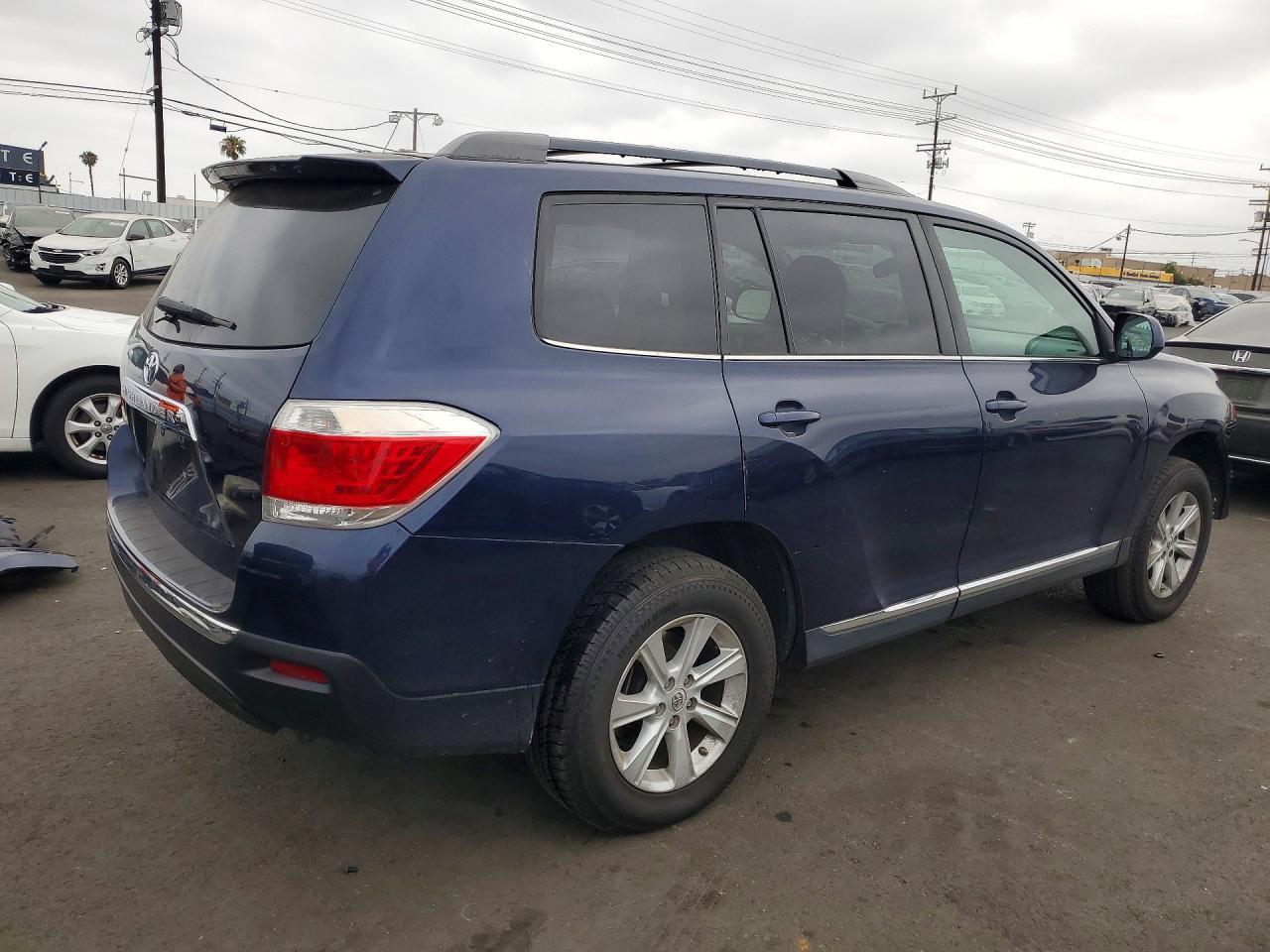 2011 Toyota Highlander Base - Image 3