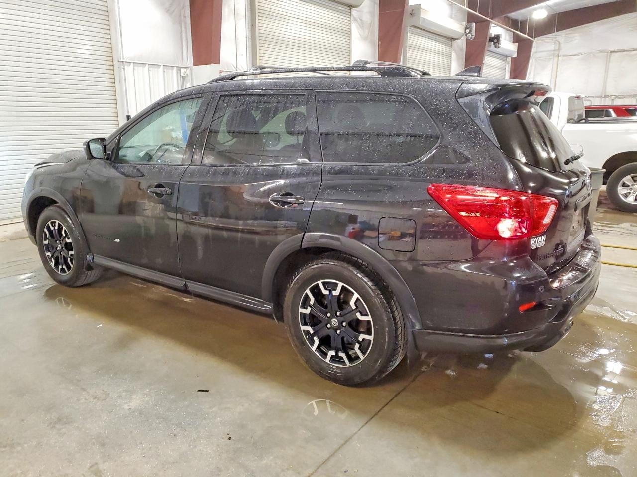 2020 Nissan Pathfinder Sl - Фото 2