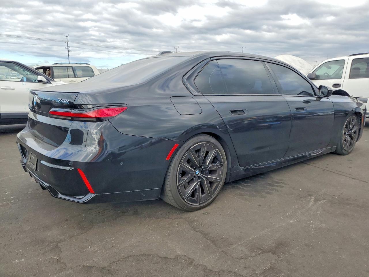 2023 BMW 740 I - Фото 3