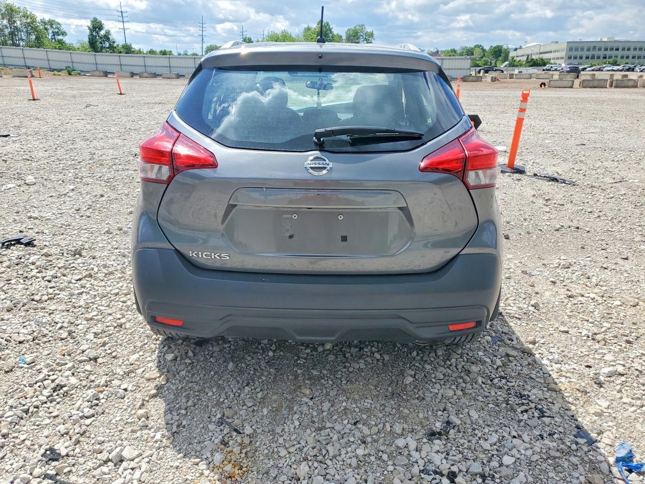 2018 Nissan Kicks S - Image 6