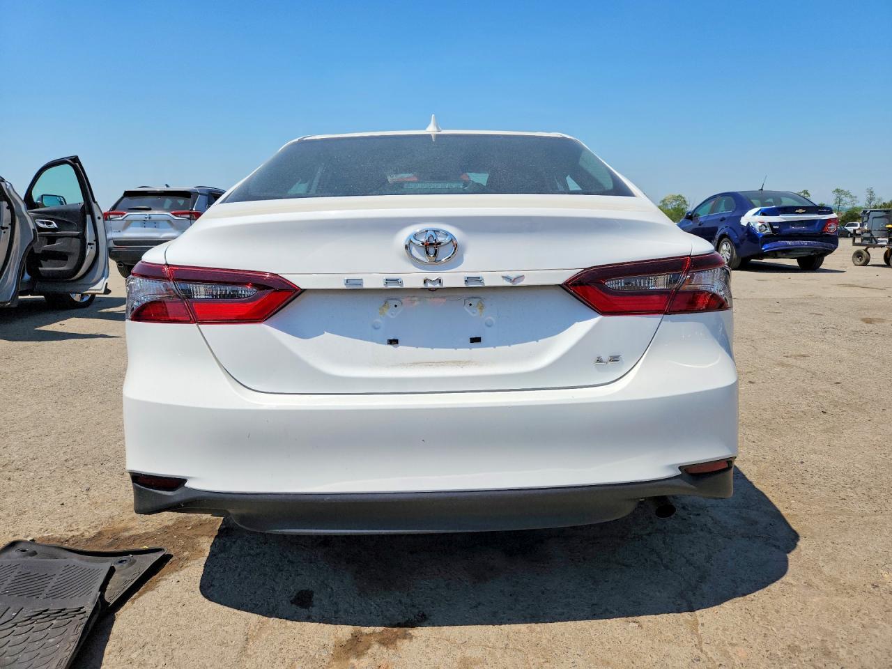 2023 Toyota Camry Le - Фото 6
