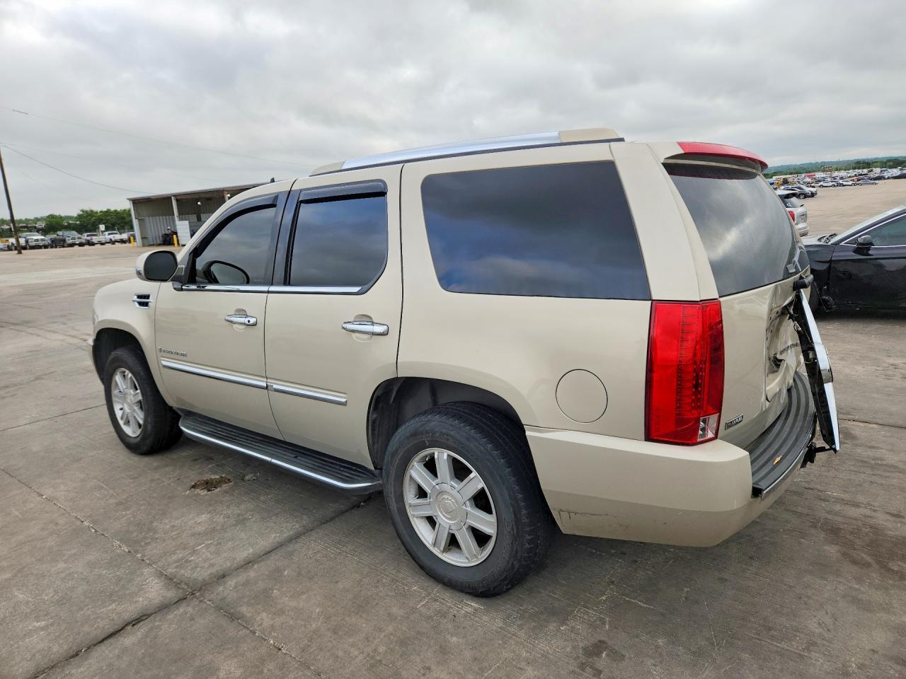2009 Cadillac Escalade - Image 2