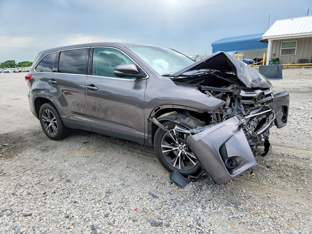 2019 Toyota Highlander Le - Фото 4