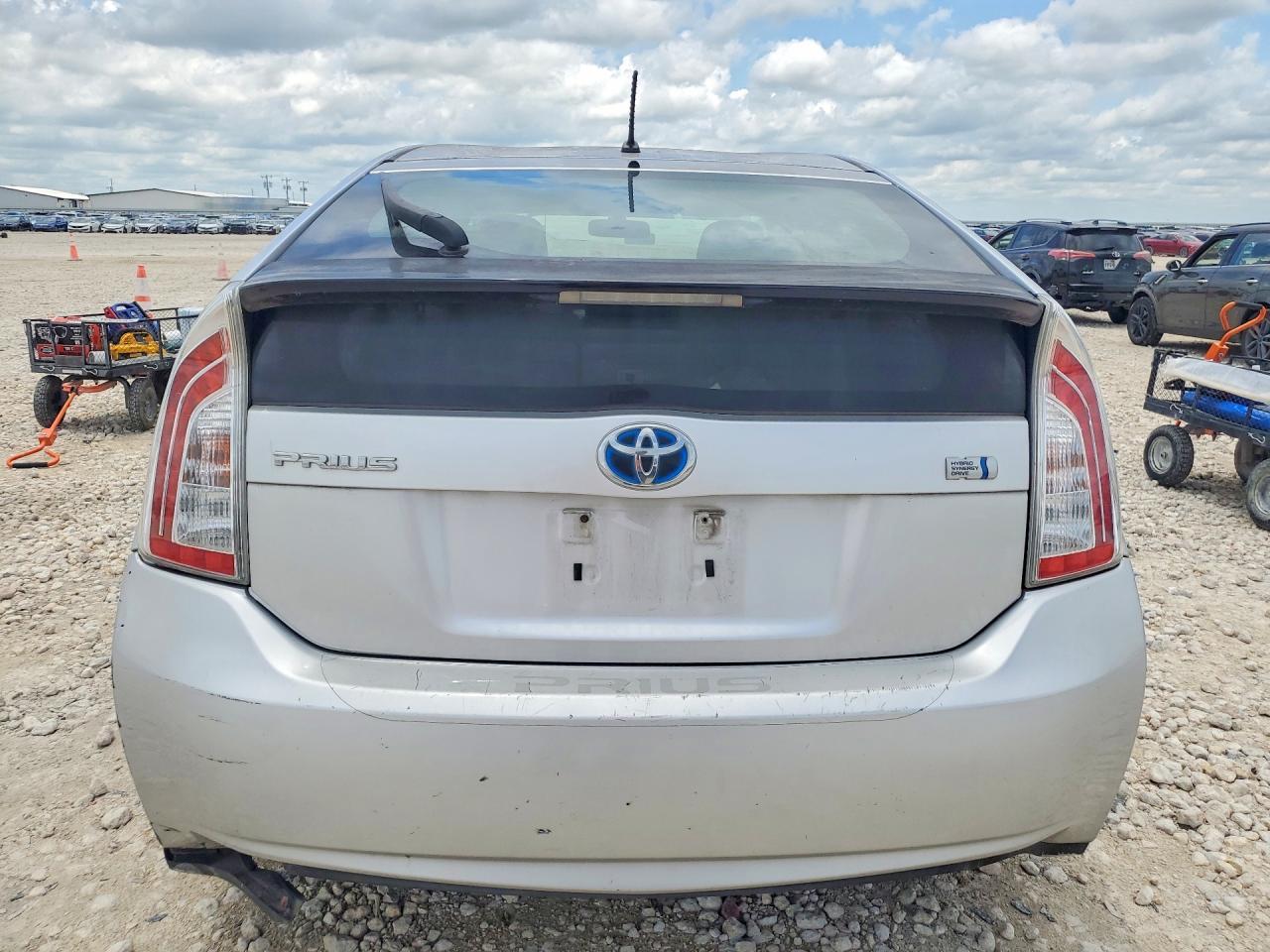 2013 Toyota Prius Two - Фото 6