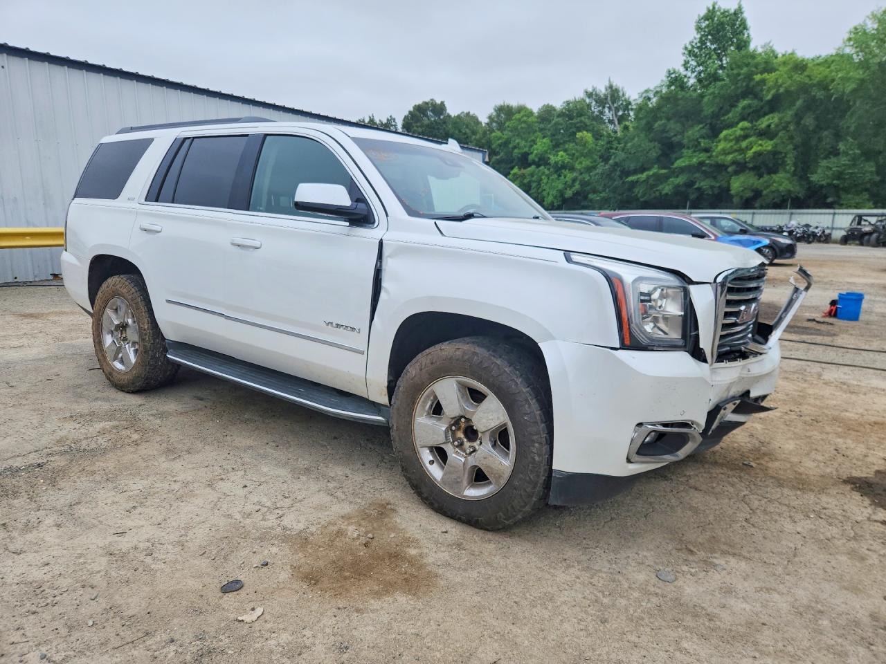 2017 GMC Yukon Slt - Image 4