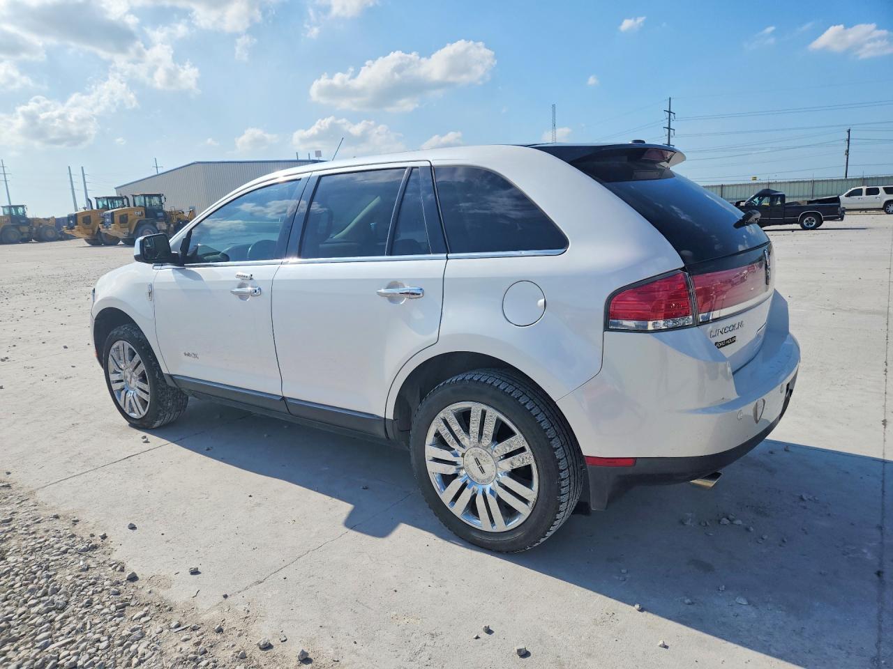 2010 Lincoln Mkx - Image 2