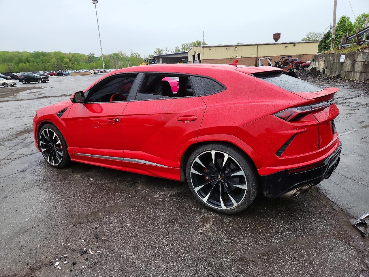 2022 Lamborghini Urus - Image 2