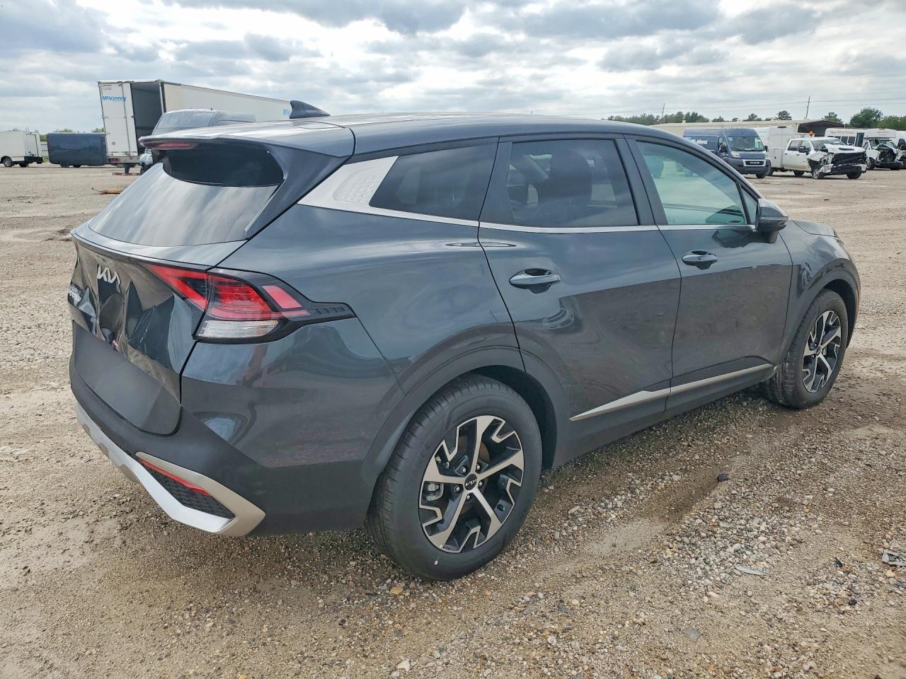 2025 Kia Sportage Ex - Image 3