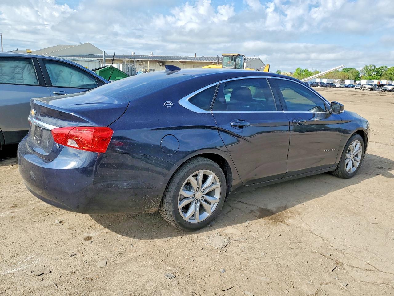 2019 Chevrolet Impala Lt - Image 3