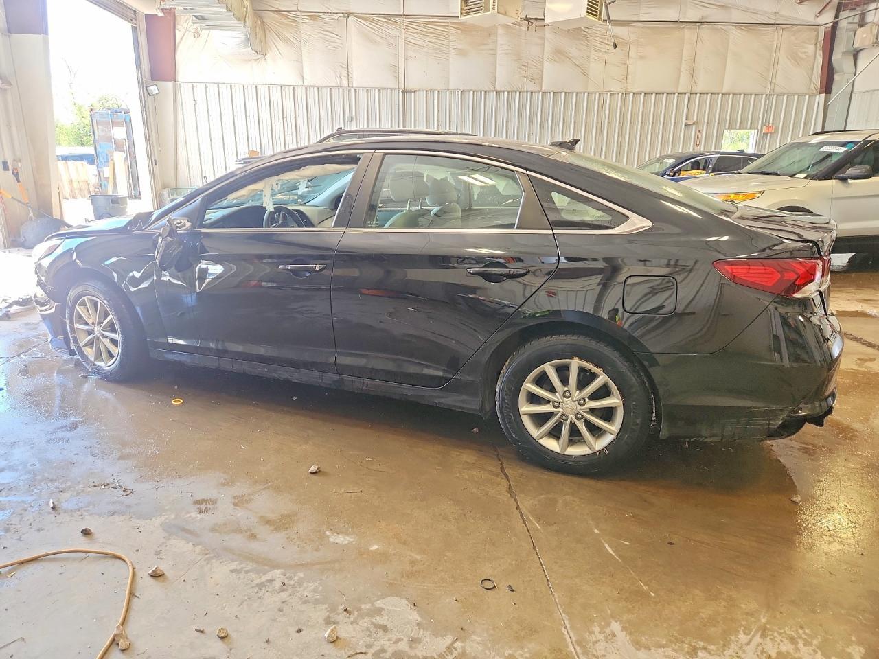 2019 Hyundai Sonata Se - Фото 2
