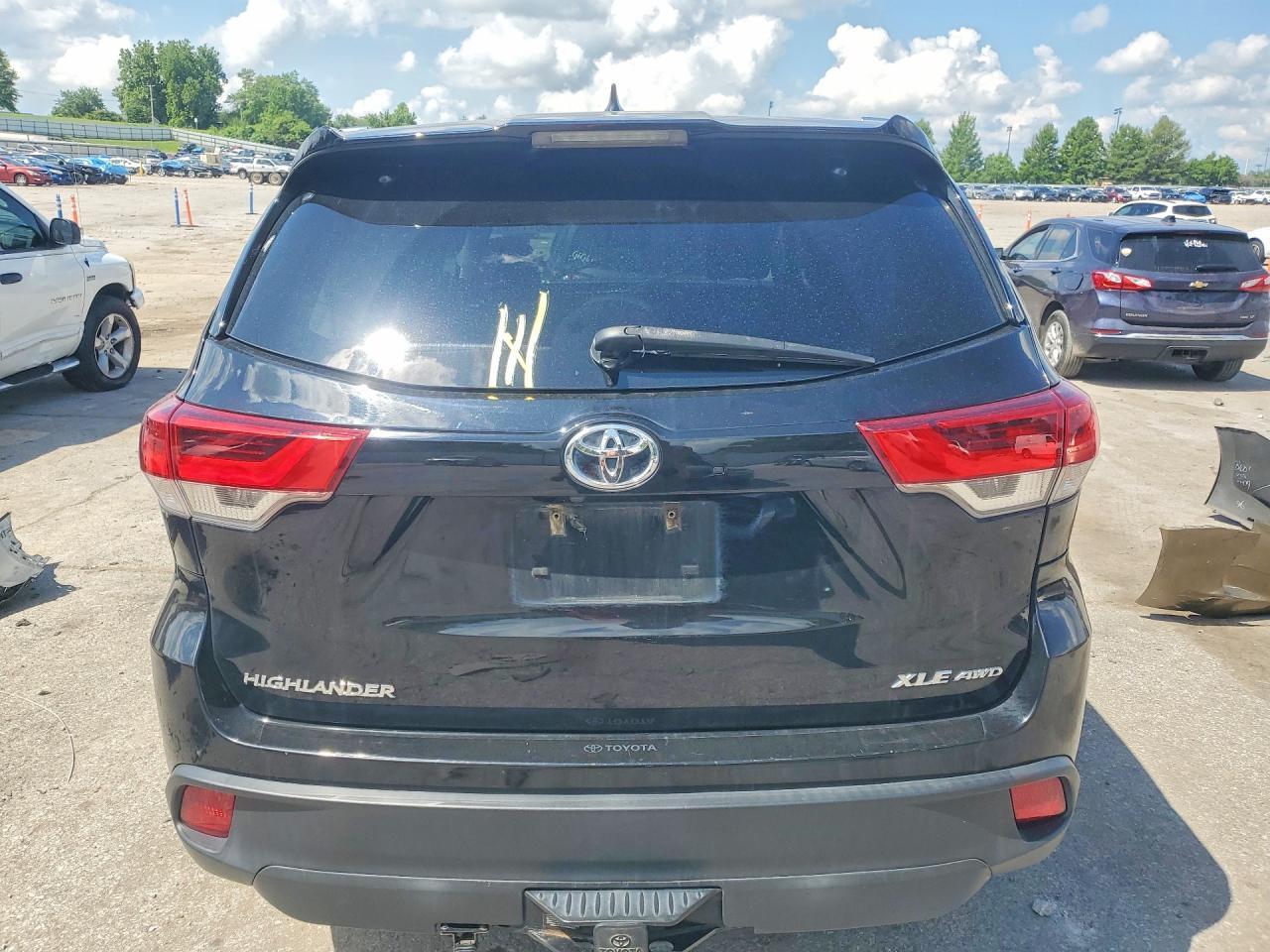 2017 Toyota Highlander Xle - Image 6
