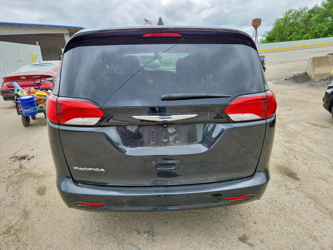 2017 Chrysler Pacifica Touring - Фото 6