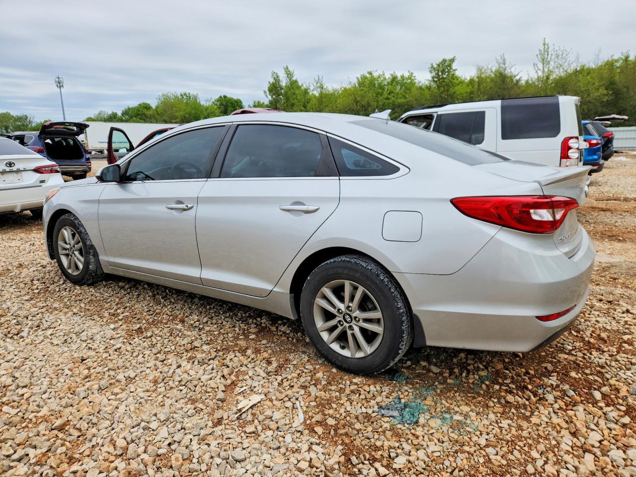 2015 Hyundai Sonata Se - Image 2