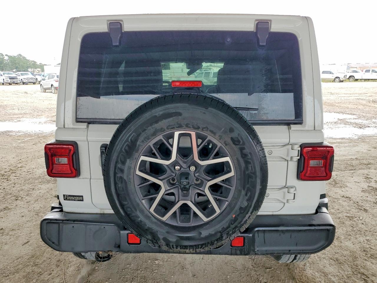 2024 Jeep Wrangler Sahara - Фото 6