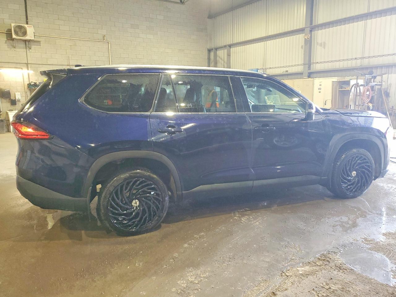 2024 Toyota Grand Highlander Hybrid Xle - Image 3