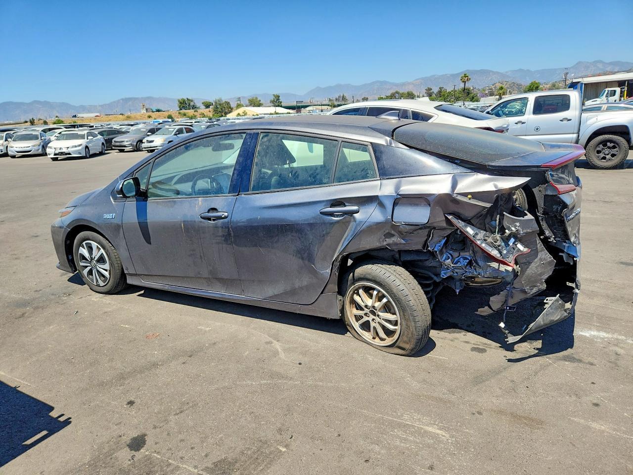 2017 Toyota Prius Prime Premium - Фото 2