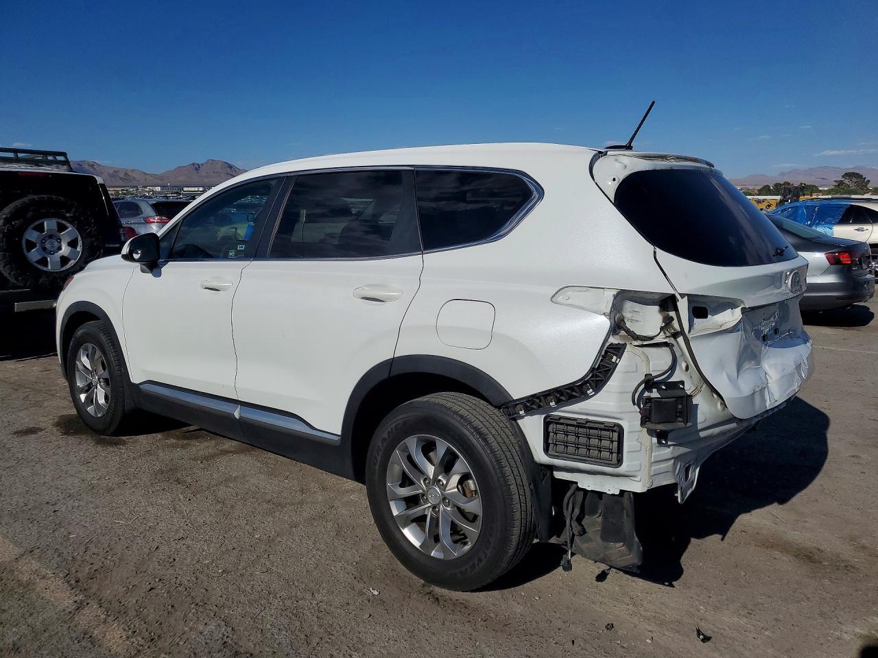 2019 Hyundai Santa Fe Se - Фото 2