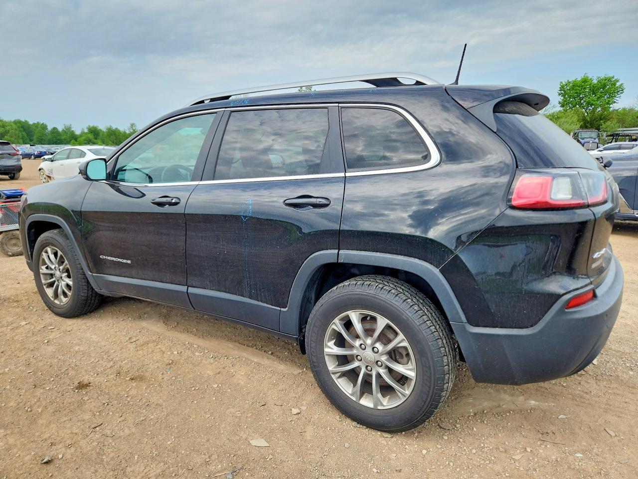 2019 Jeep Cherokee Latitude Plus - Фото 2
