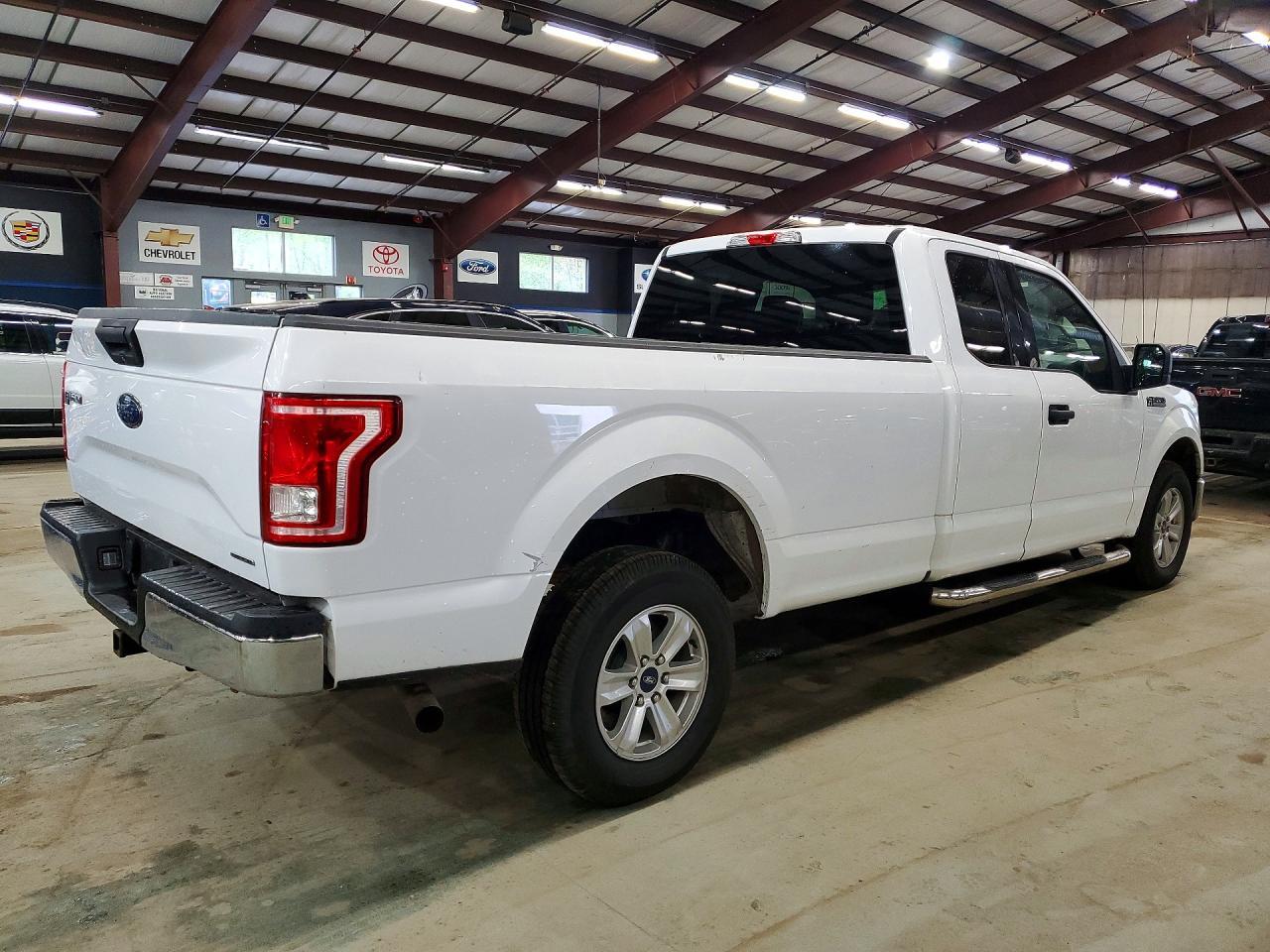 2016 Ford F150 Super Cab - Фото 3