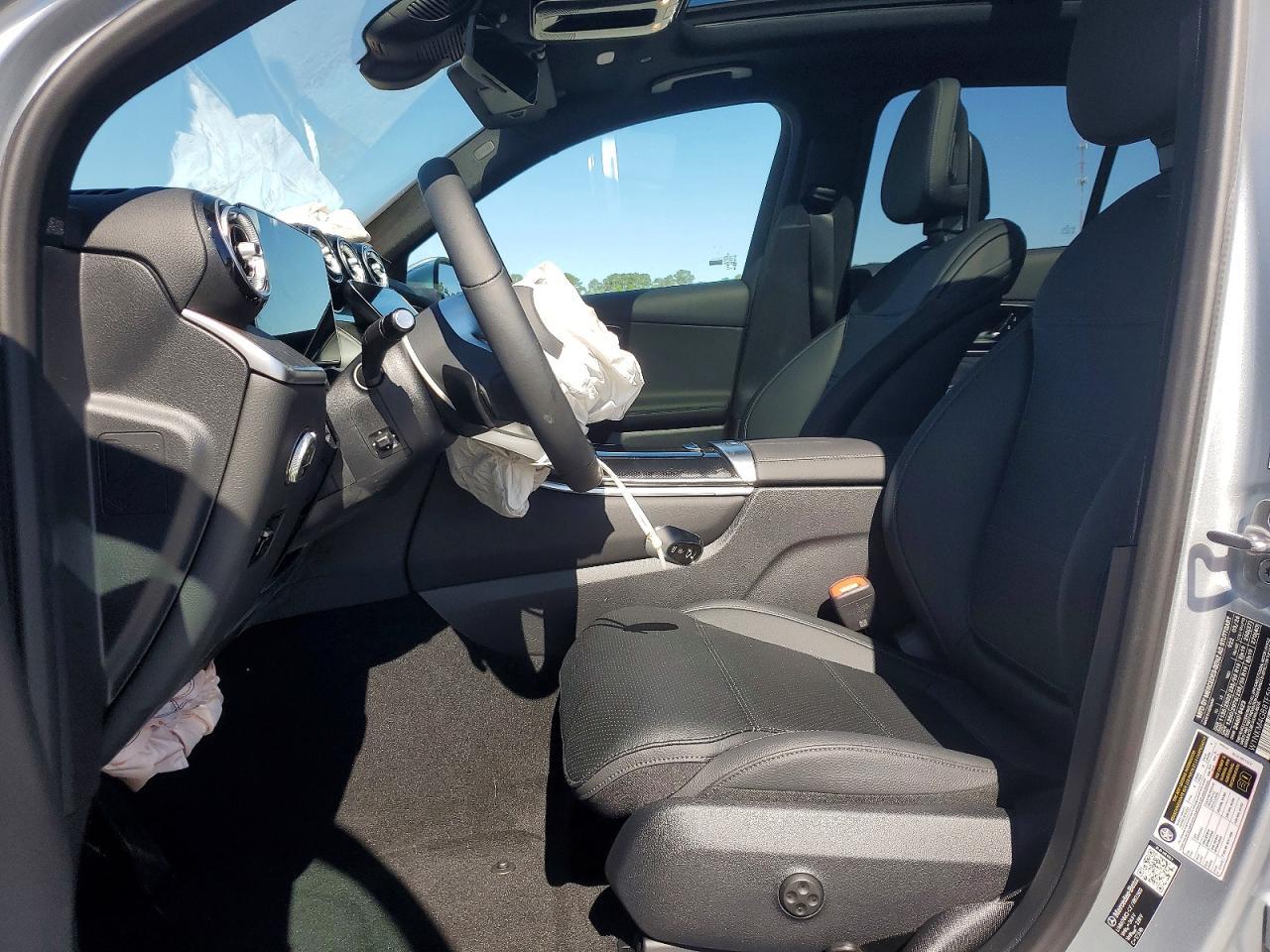2026 Mercedes-Benz Glc 300 - Image 7