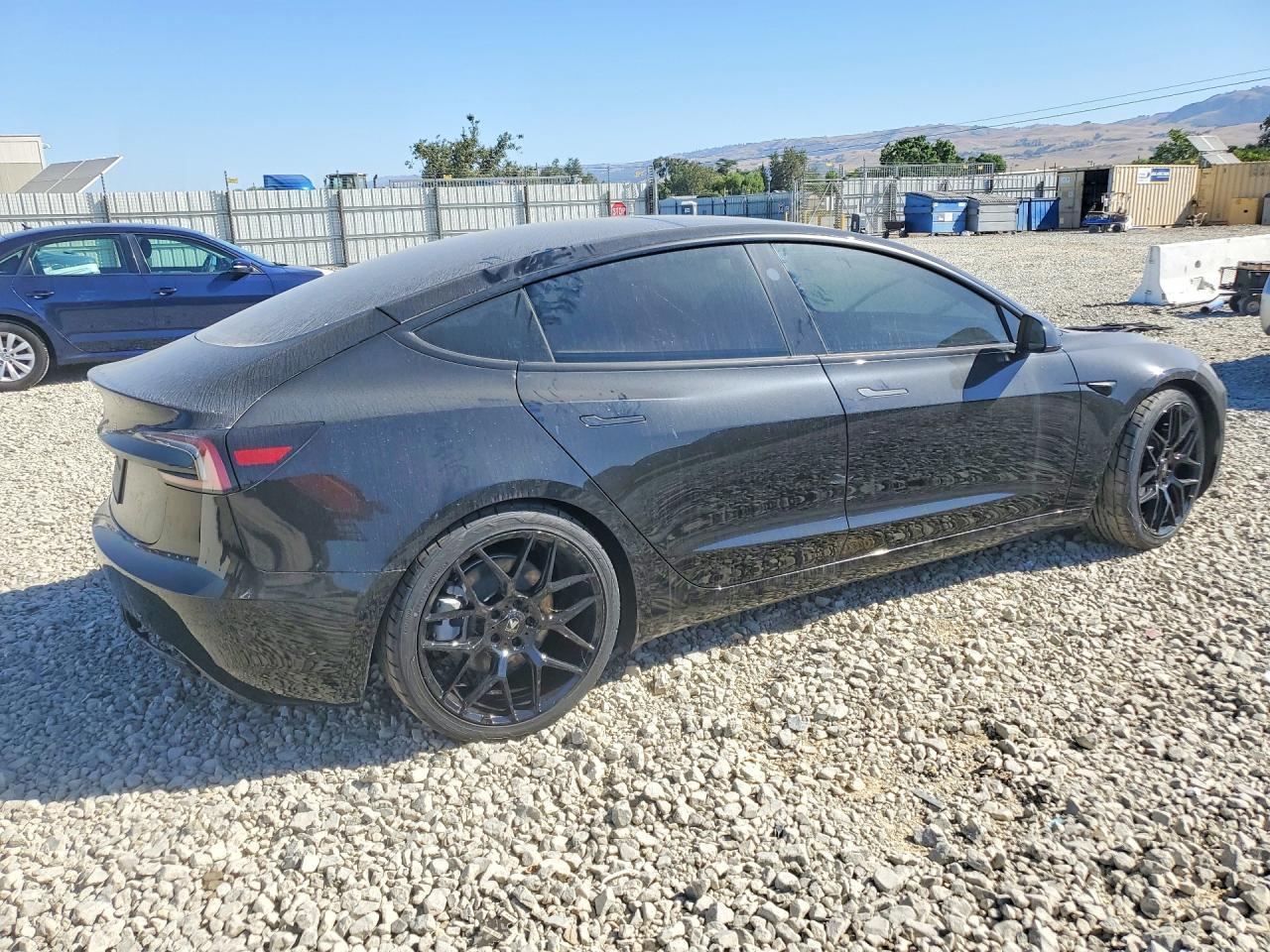 2025 Tesla Model 3 - Image 3