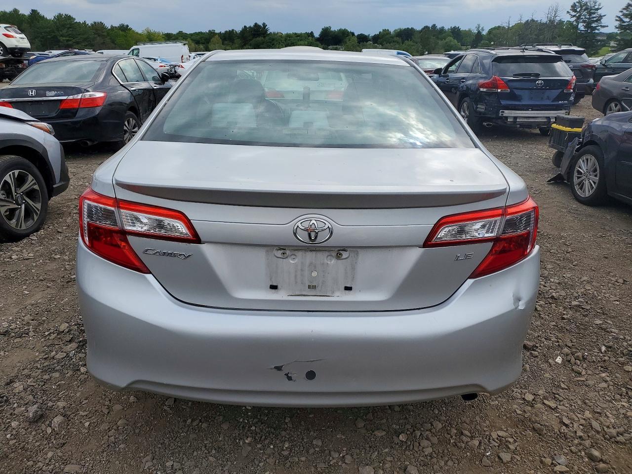 2012 Toyota Camry Le - Фото 6