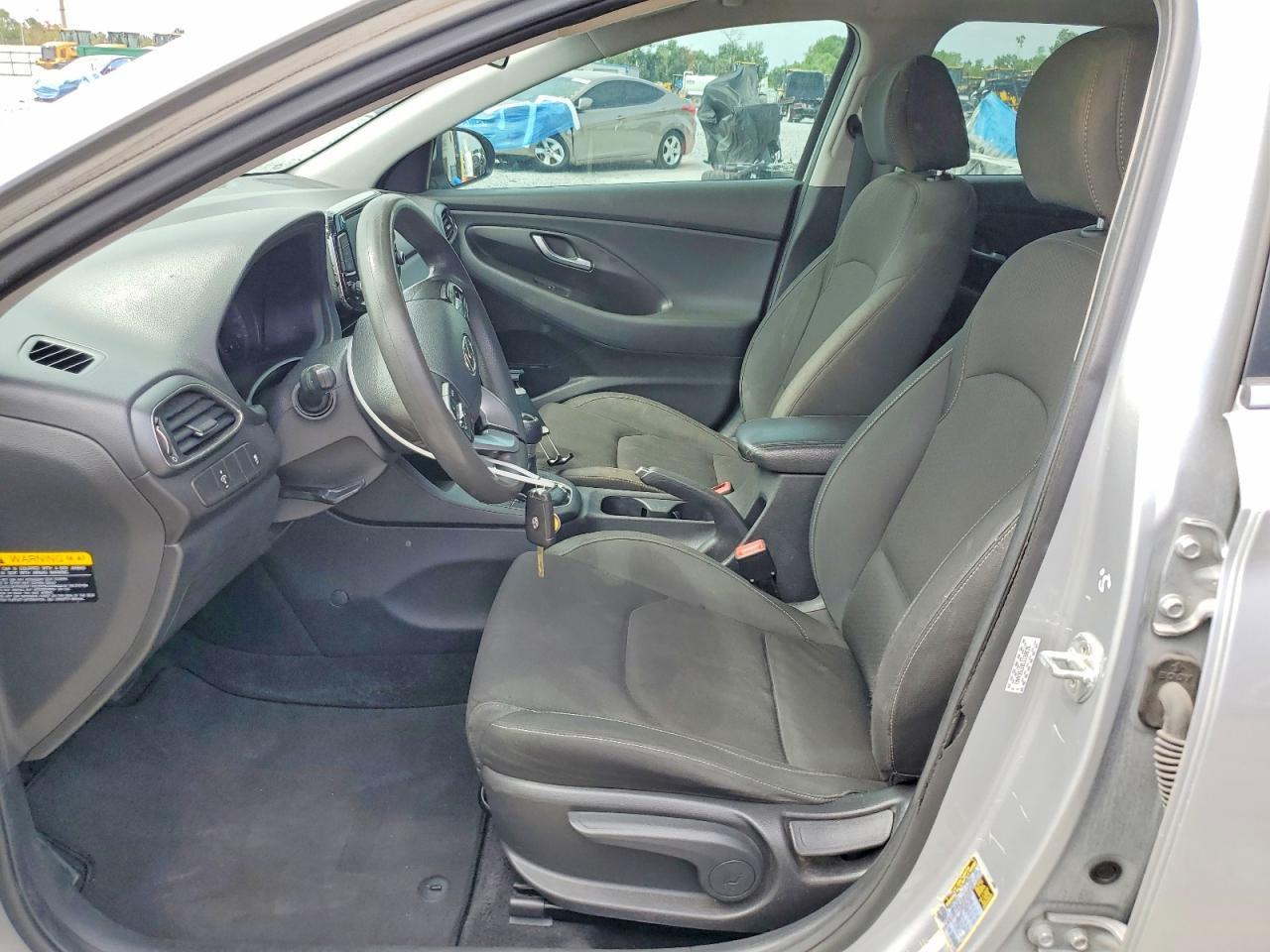 2020 Hyundai Elantra Gt Base - Image 7