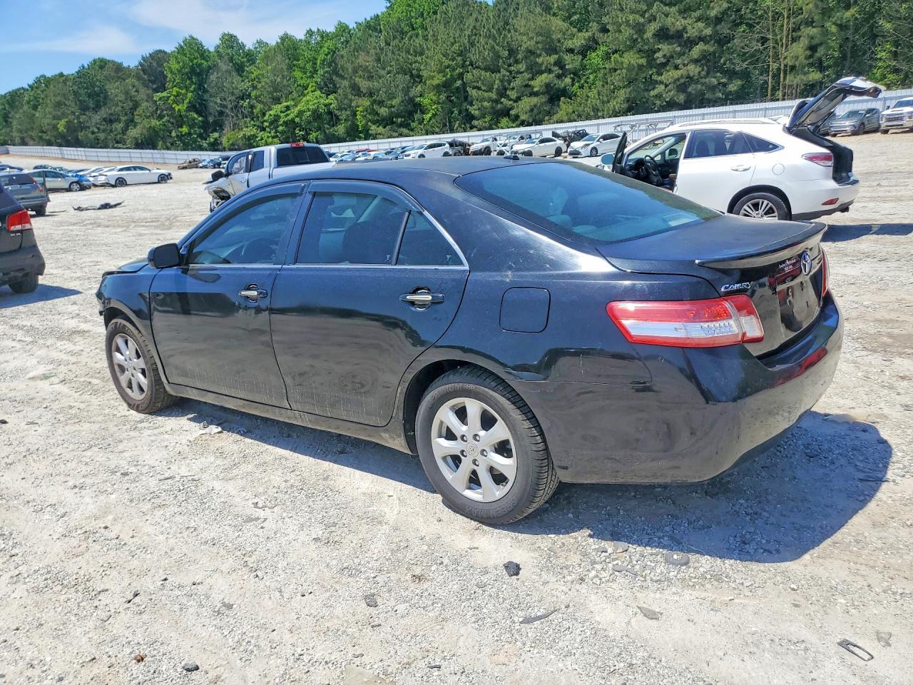 2011 Toyota Camry Le - Image 2