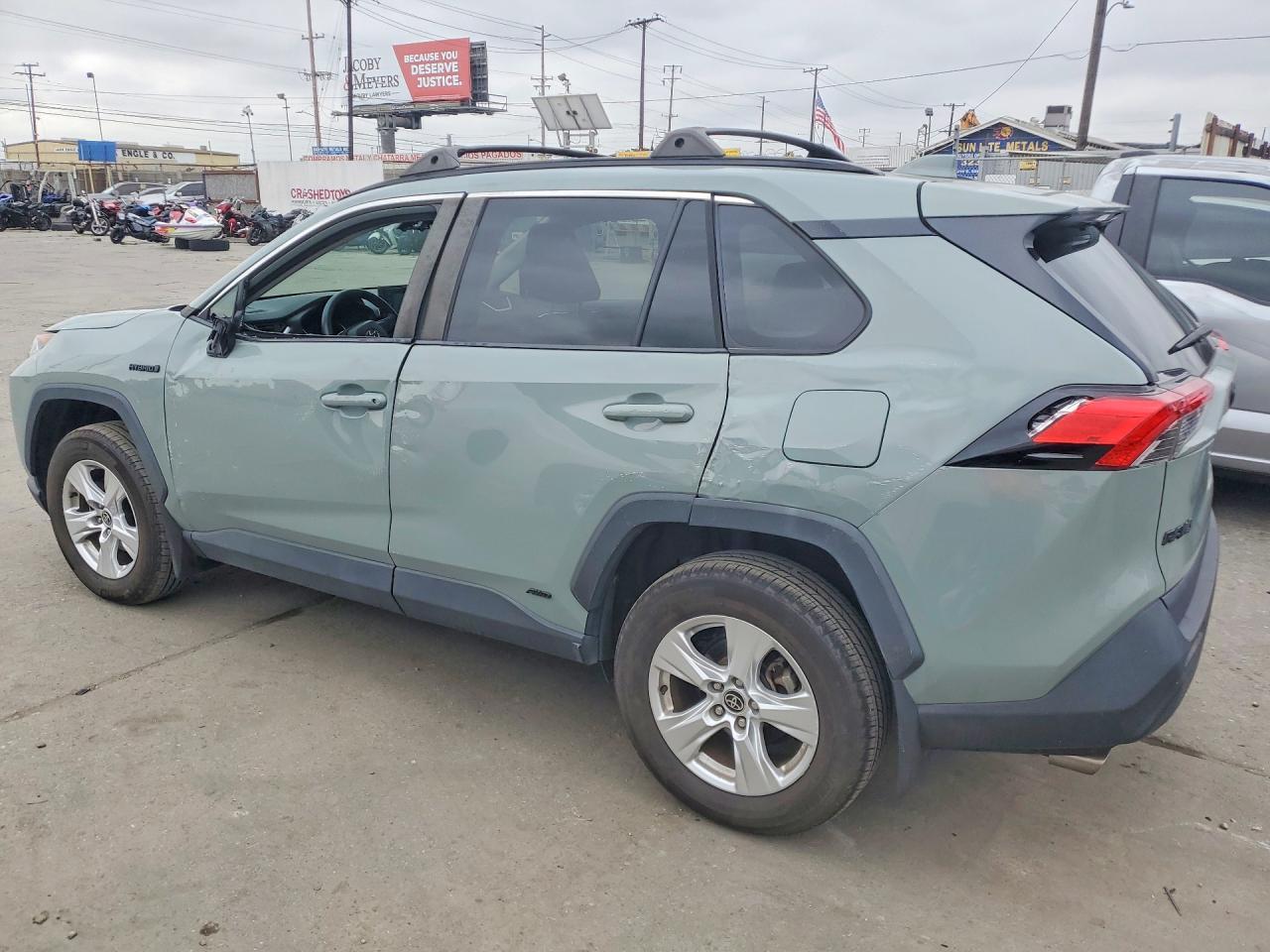2021 Toyota Rav4 Xle - Image 2