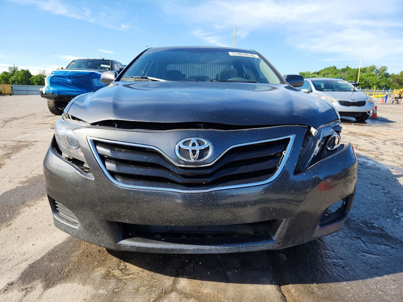 2010 Toyota Camry Le - Фото 5