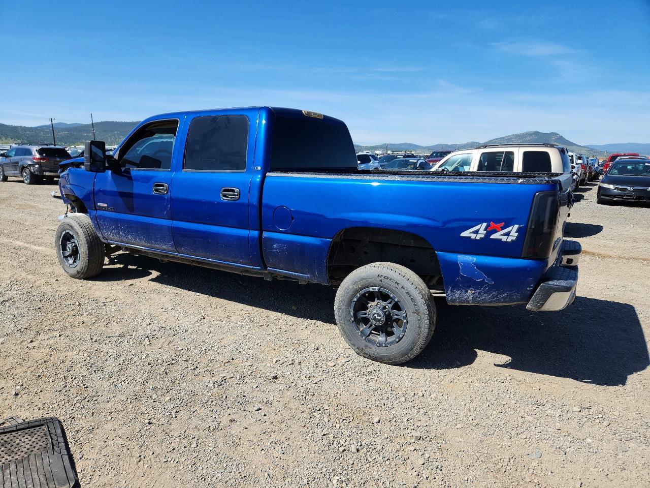 2004 Chevrolet Silverado K2500 Heavy Duty - Image 2