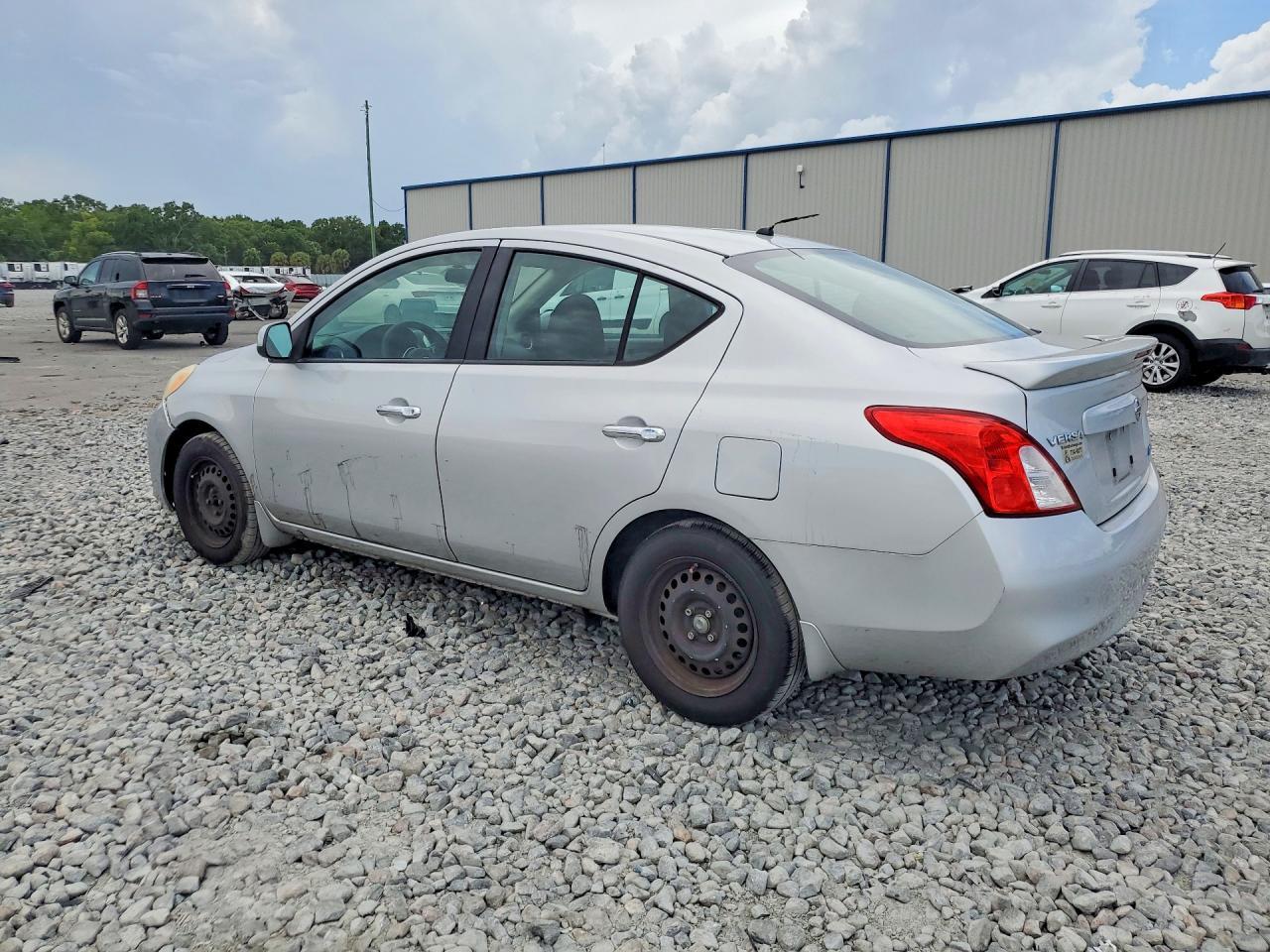 2014 Nissan Versa 1.6 Sv - Фото 2