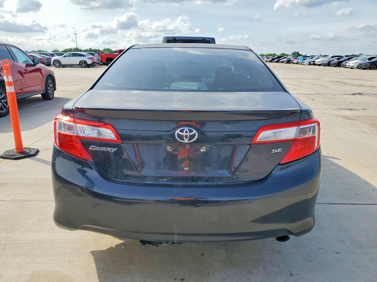 2012 Toyota Camry Se - Image 6