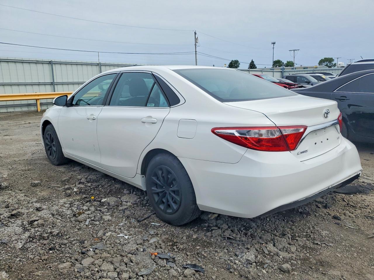 2016 Toyota Camry Le - Image 2