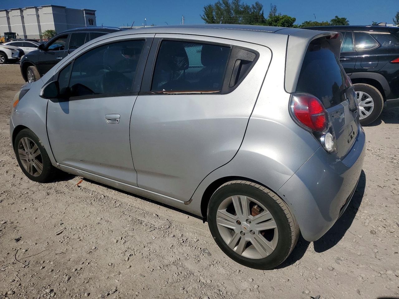2015 Chevrolet Spark 1Lt - Фото 2