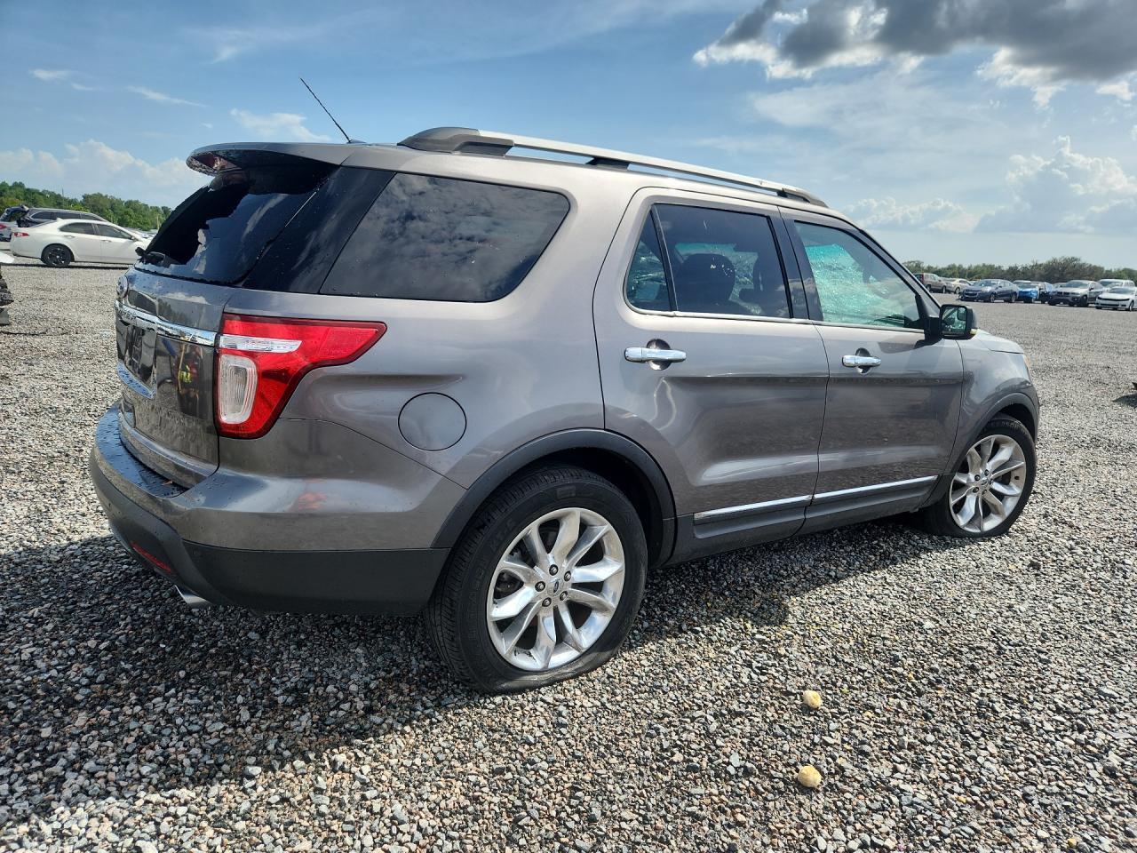 2011 Ford Explorer Xlt - Image 5