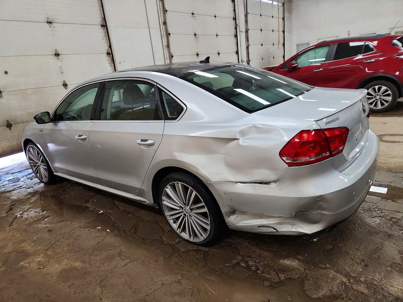 2015 Volkswagen Passat Se - Фото 2