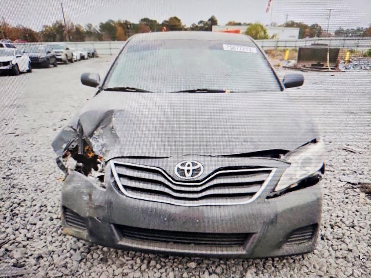 2011 Toyota Camry Le - Image 5