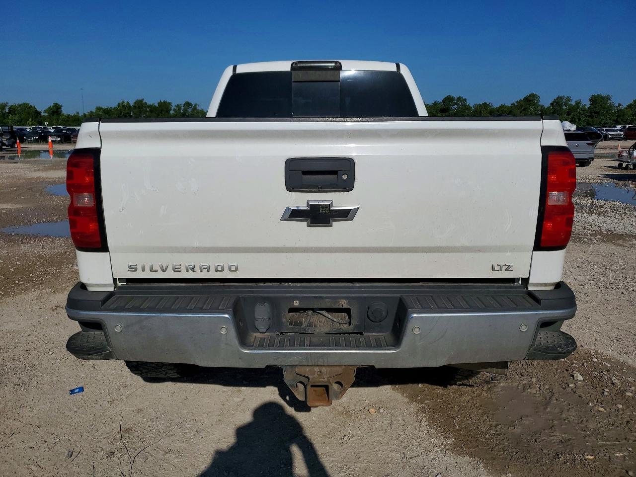 2016 Chevrolet Silverado - Image 6