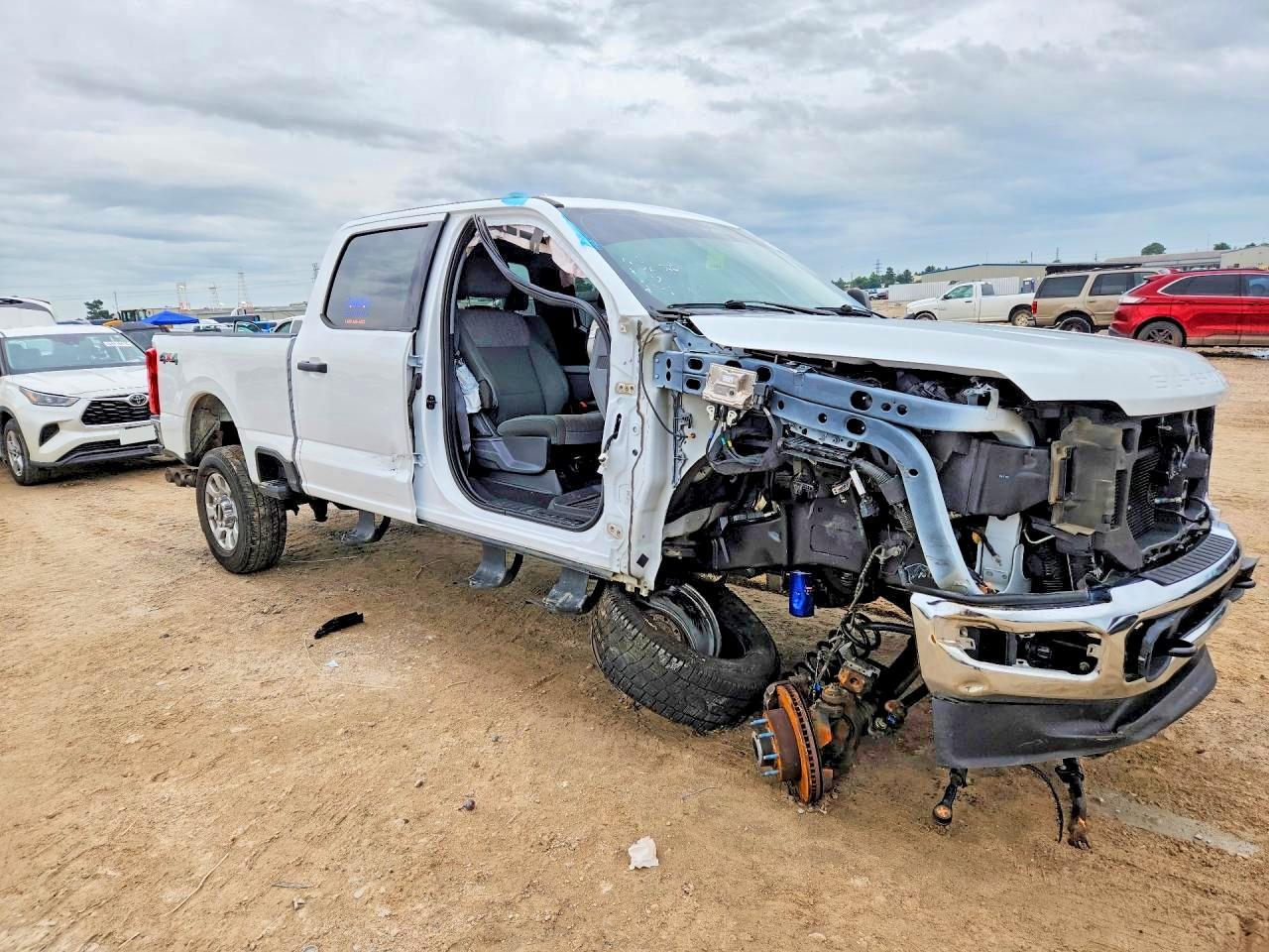 2024 Ford F250 Super Duty - Фото 4