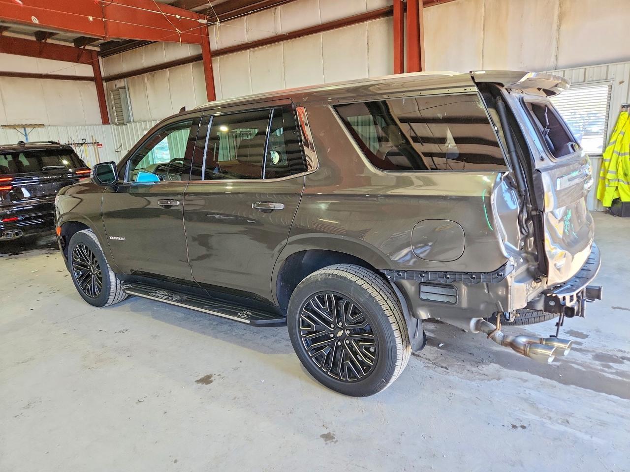 2021 Chevrolet Tahoe K1500 Premier - Фото 2