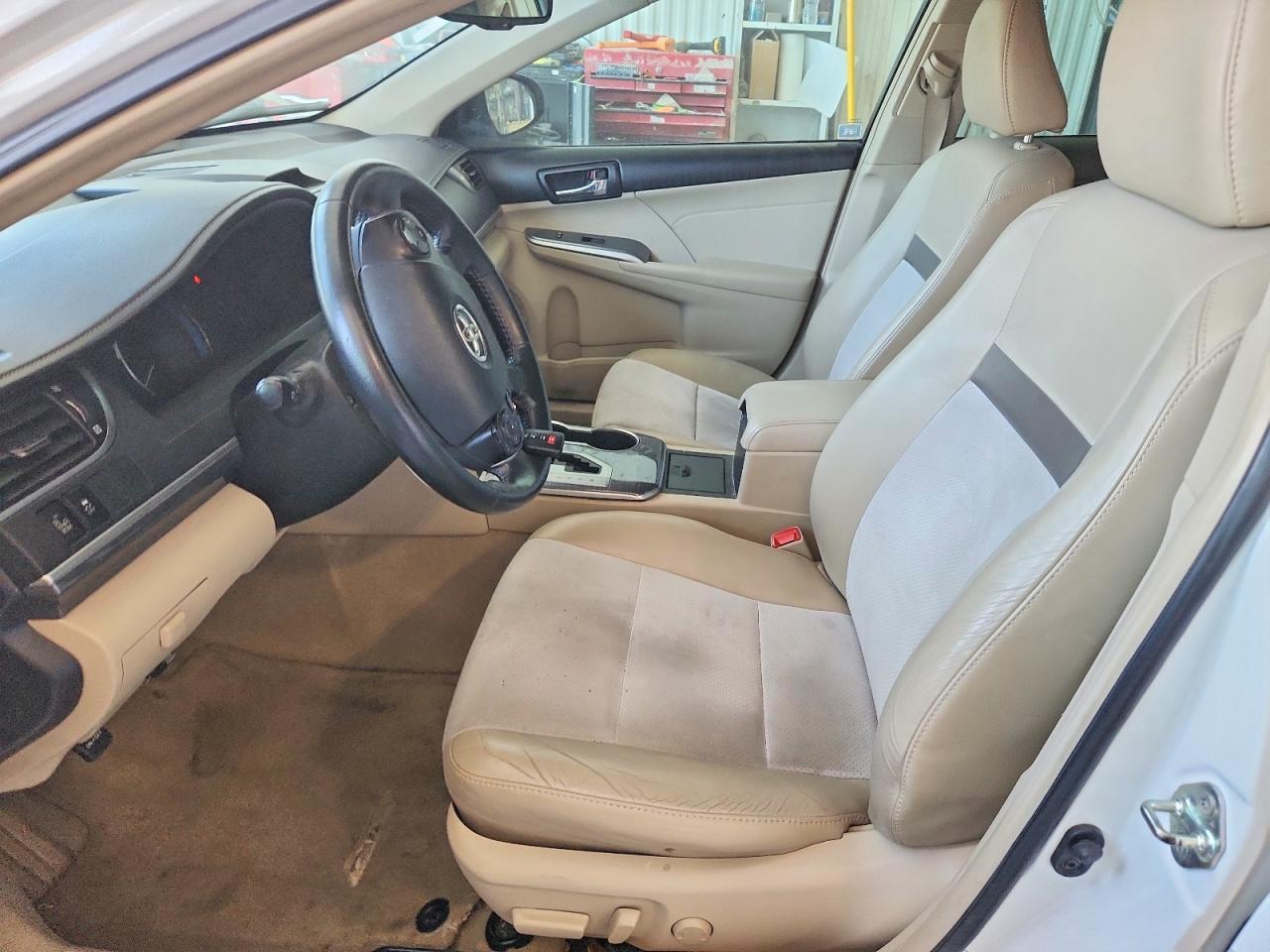 2013 Toyota Camry Hybrid Xle - Image 7