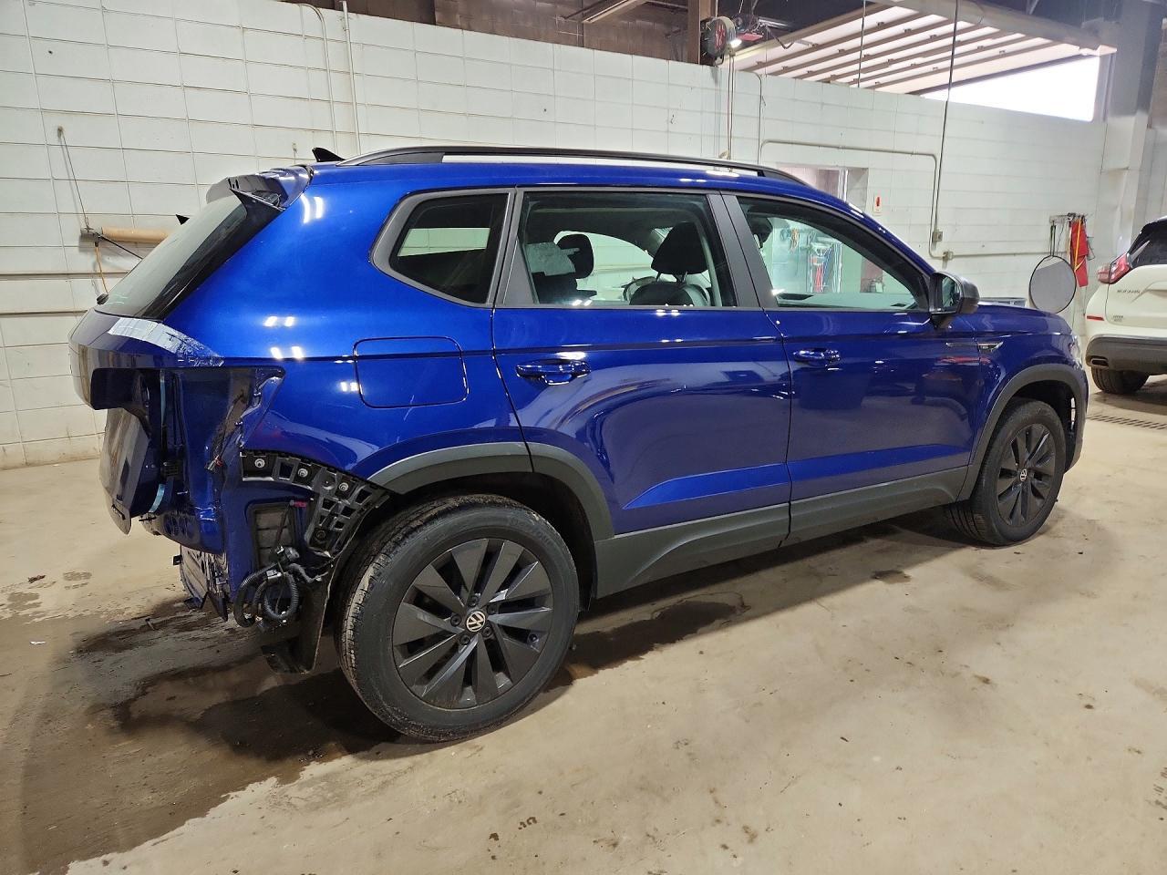 2022 Volkswagen Taos S - Фото 3