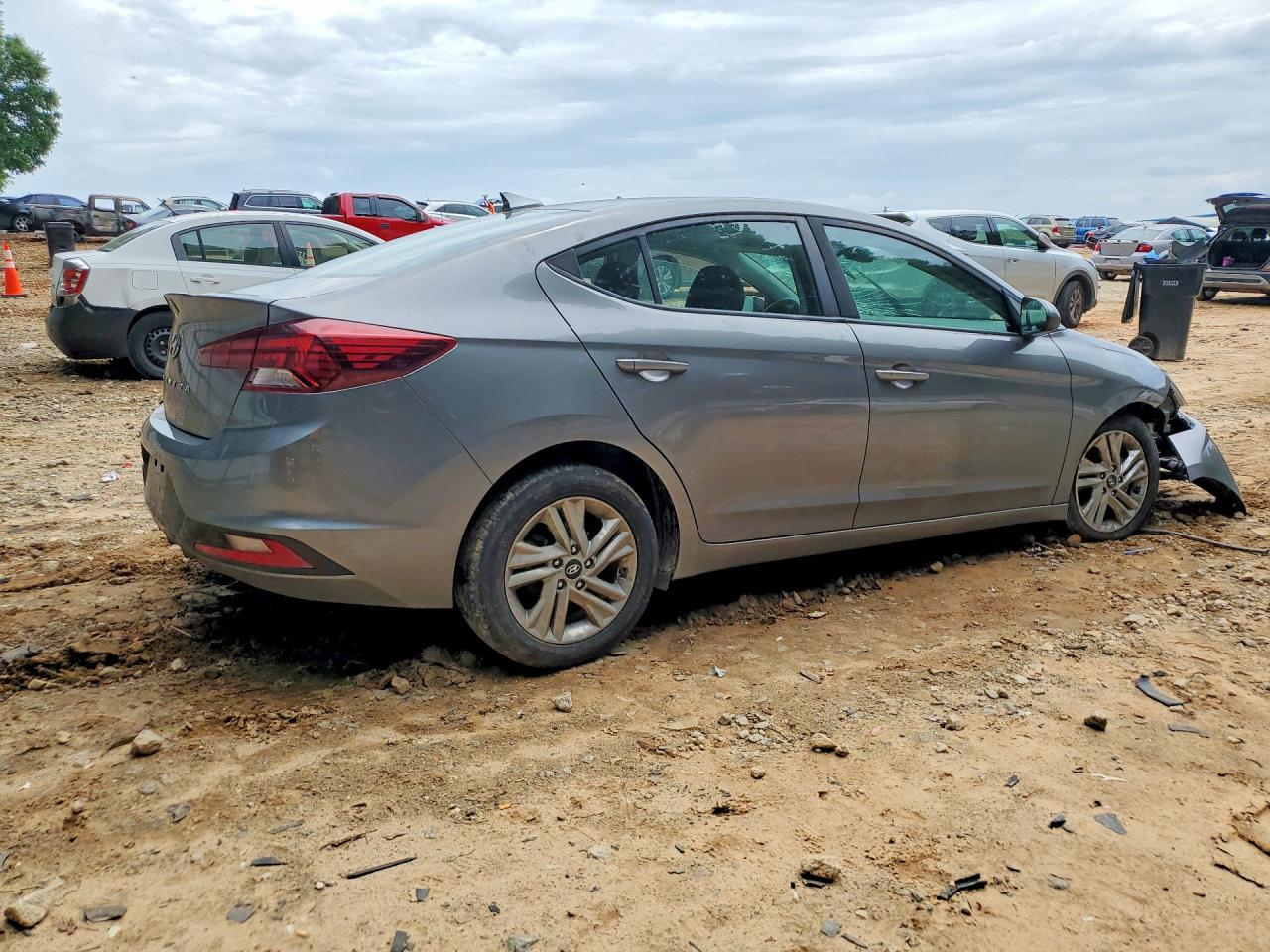 2020 Hyundai Elantra Sel - Фото 3