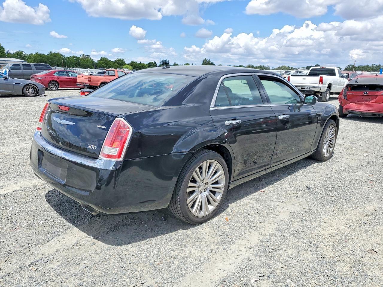 2011 Chrysler 300 Limited - Фото 3